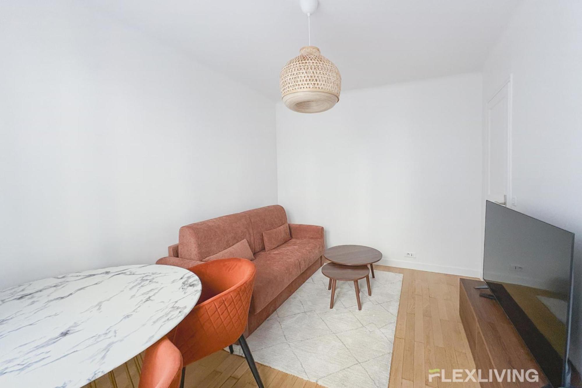 Appartamento Charming In 16